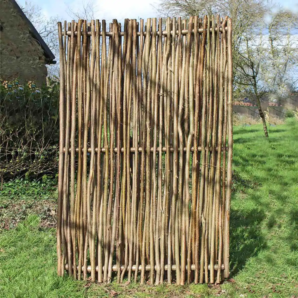 Panneau noisetier L.120 x H.180cm - tressage vertical  Panneau noisetier L.120 x H.180cm - tressage vertical
