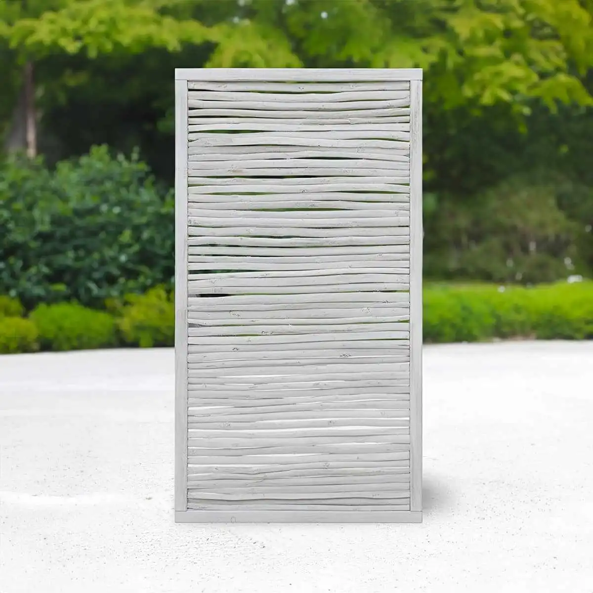 Panneau cadre en pin et rameaux de noisetier - blanc cérusé - l. 90 x H. 180cm  Panneau cadre en pin et rameaux de noisetier - blanc cérusé - l. 90 x H. 180cm