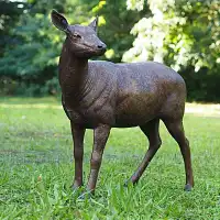 Biche, statue en bronze - Sculpture animaux de jardin - L. 102 x l. 46 x H. 92 cm  Biche, statue en bronze - Sculpture animaux de jardin - L. 102 x l. 46 x H. 92 cm