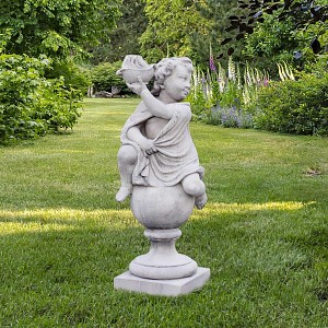 Statue d'un ange sur colonne boule - coquillage
