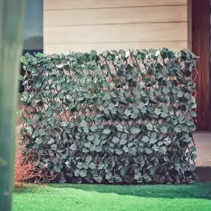 Treillis extensible décoratif en osier naturel avec feuillage synthétique L.200 x H.100cm
