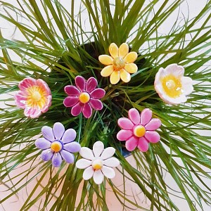 Bouquet de 7 fleurs en céramique sur tige à planter
